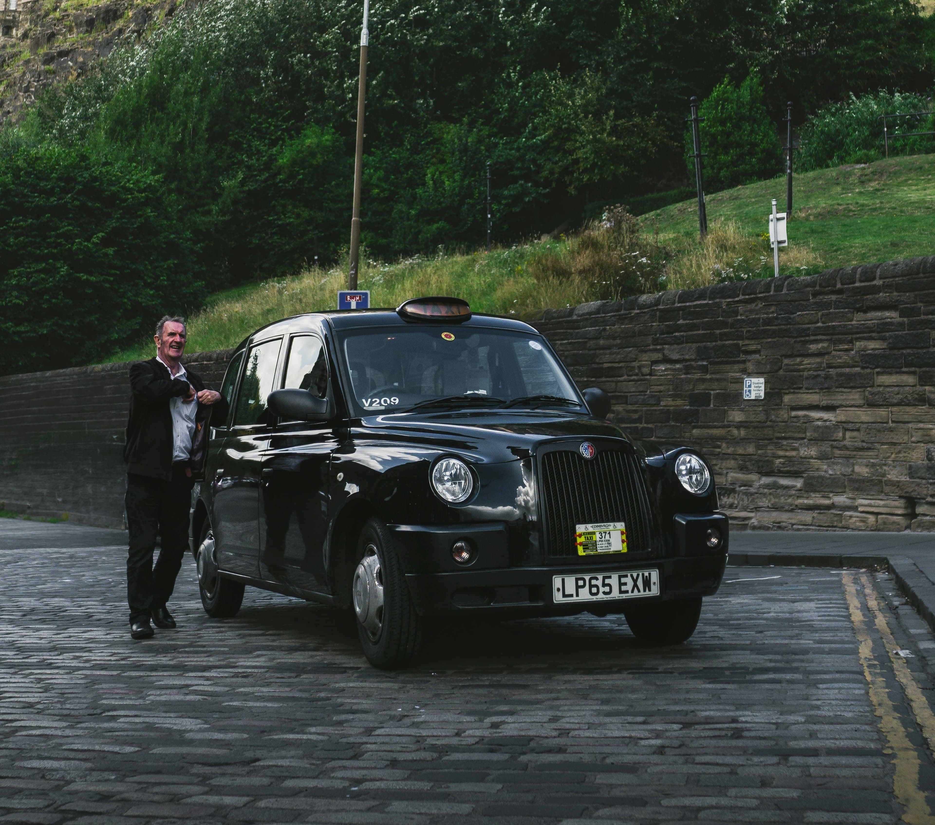 Why Pre-Booking Your Taxi is Always Worth It